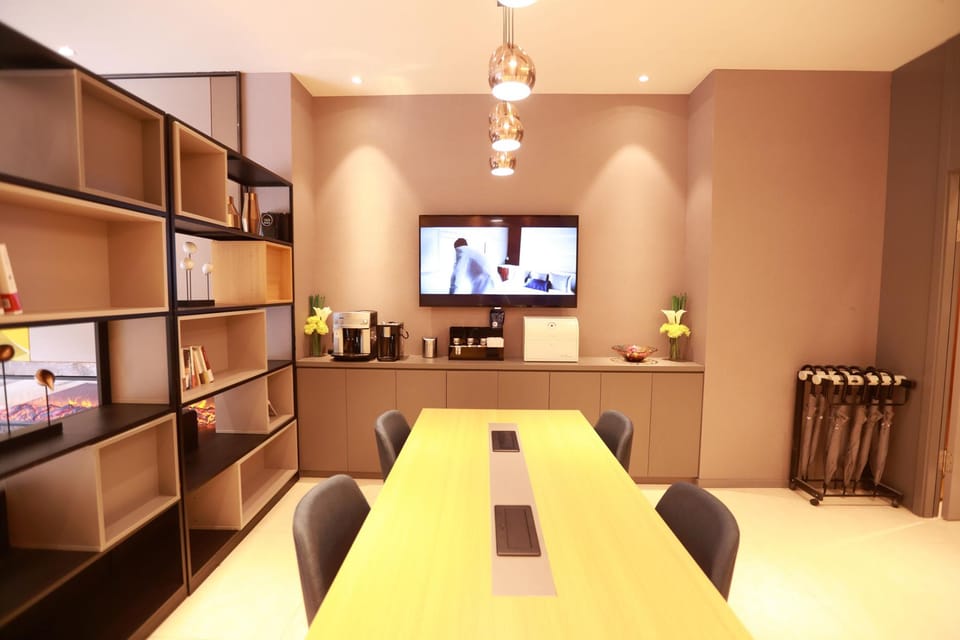 Home Inn Selected Shenzhen Huaqiangbei Yannnan Metro Entrance Hotel in Shenzhen
