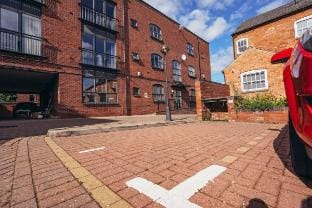 City Centre | Penthouse | Self Check-In | Parking Hotel in Derby
