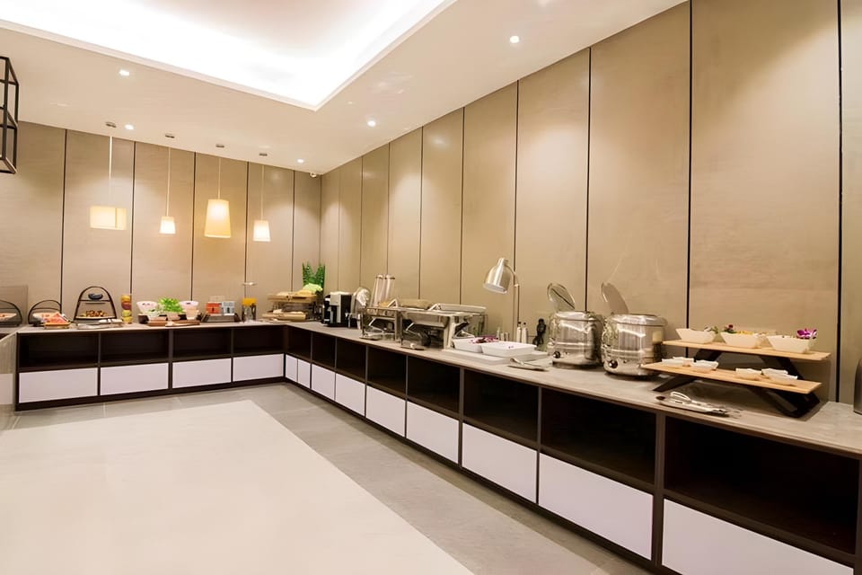 Home Inn Plus Beijing Sanlitun Tuanjiehu Metro Station Hotel in Beijing