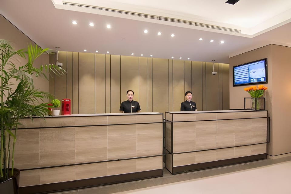 Home Inn Plus Beijing Songjiazhuang Metro Station Hotel in Beijing