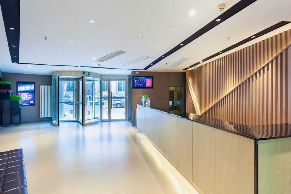 Home Inn Style Qingdao Railway Station Zhanqiao Zhongshan Road Free Harbor Hotel in Qingdao