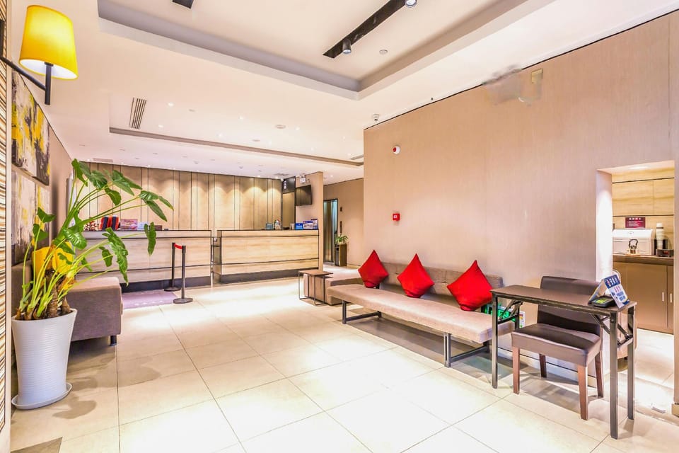 Home Inn Plus Beijing Wukesong Hotel in Beijing
