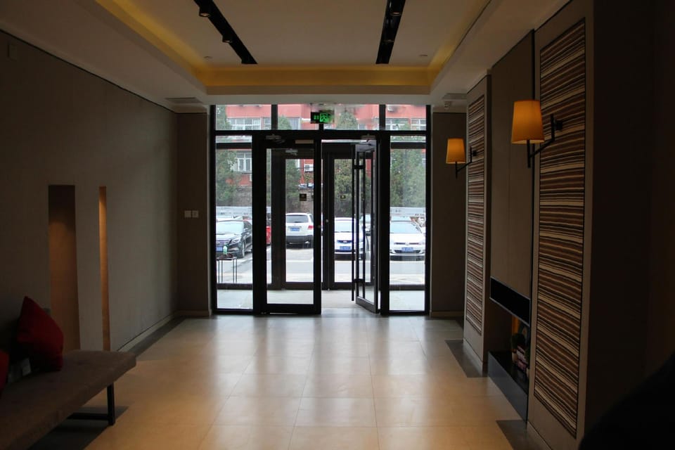 Home Inn Plus Beijing Wukesong Hotel in Beijing
