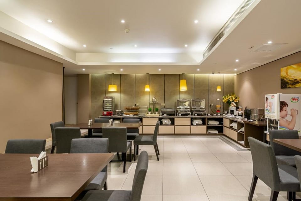 Home Inn Plus Suzhou High-speed Rail North Station Weitang Hotel in Suzhou