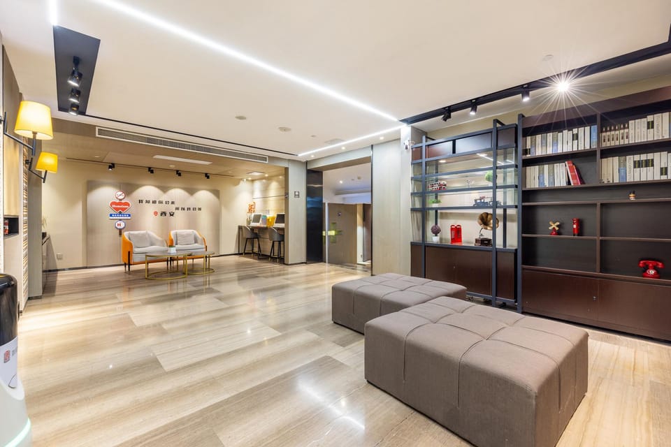 Home Inn Plus Xi'an Big Wild Goose Pagoda Datang Everbright City Hotel in Xian