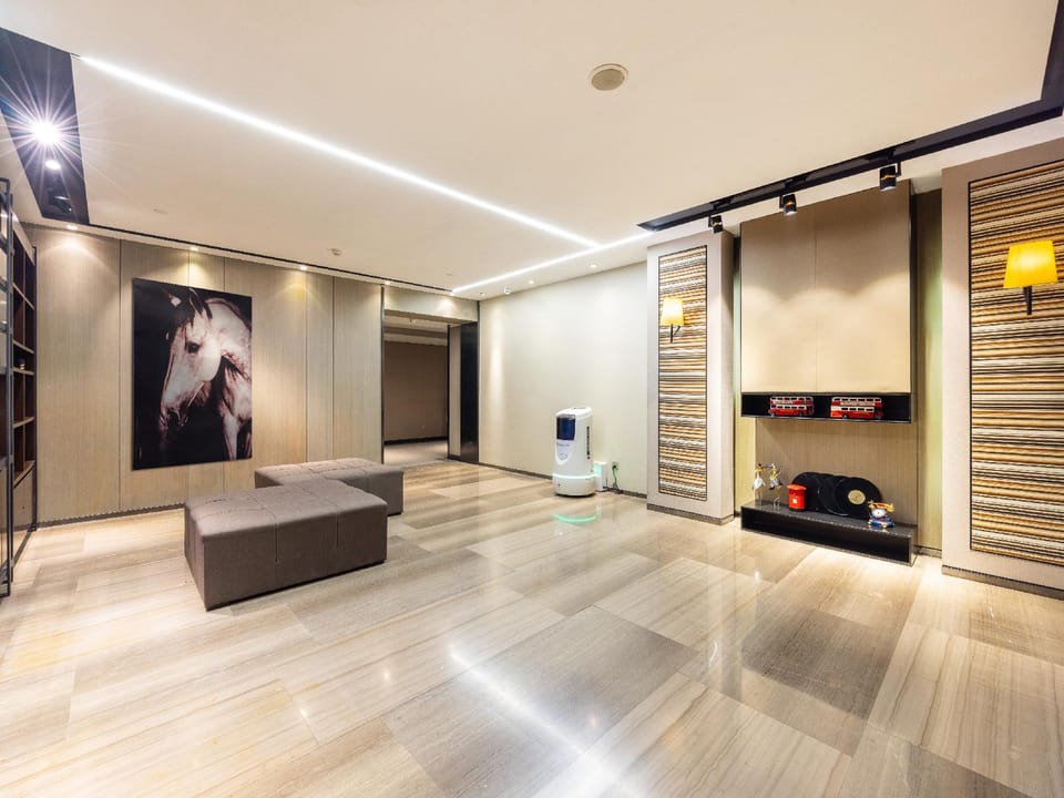 Home Inn Plus Xi'an Big Wild Goose Pagoda Datang Everbright City Hotel in Xian