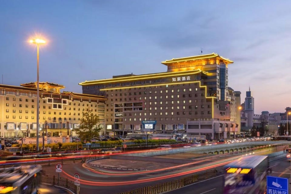 Home Inn Neo Beijing West Railway Station North Square Hotel in Beijing