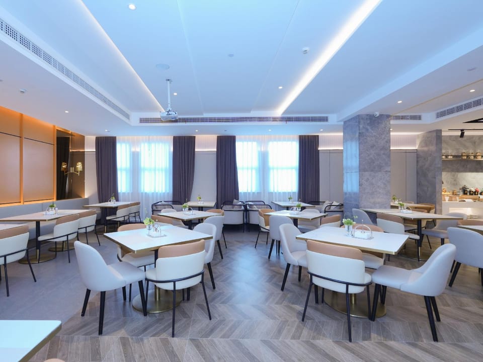 Home Inn Plus Suzhou High-tech Zone Science and Technology City Hotel in Suzhou