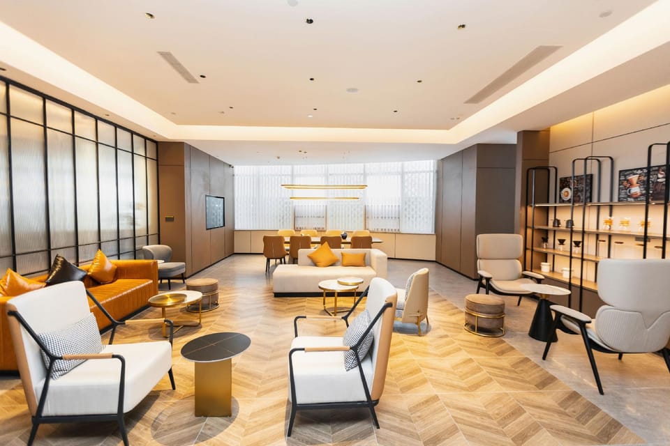 Home Inn Plus Chengdu Panda Base Longtansi Hotel in Chengdu