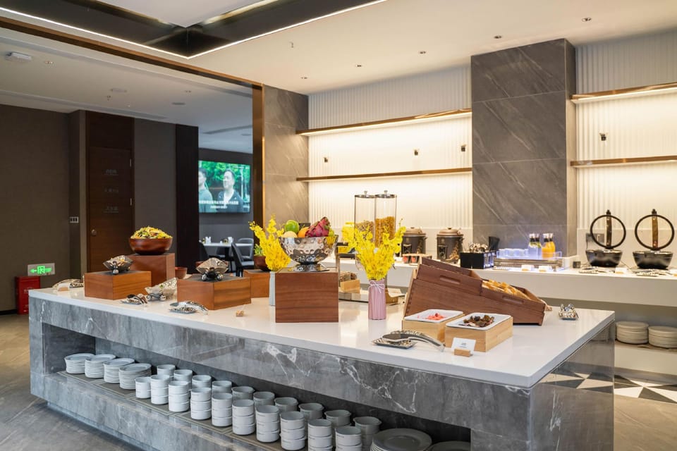 Home Inn Plus Chongqing Niujiaotuo Light Rail Station Liziba Hotel in China