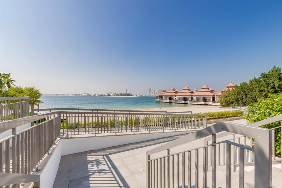 GLOBALSTAY Luxury Azizi Mina Beachfront Apartments Apartment hotel in Dubai