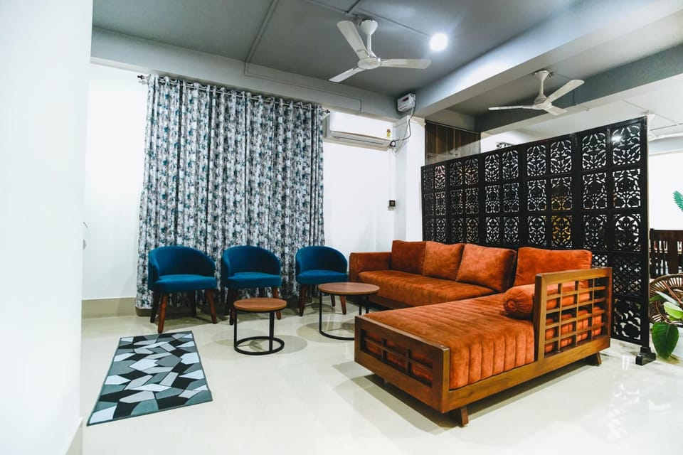 Shared lounge/TV area