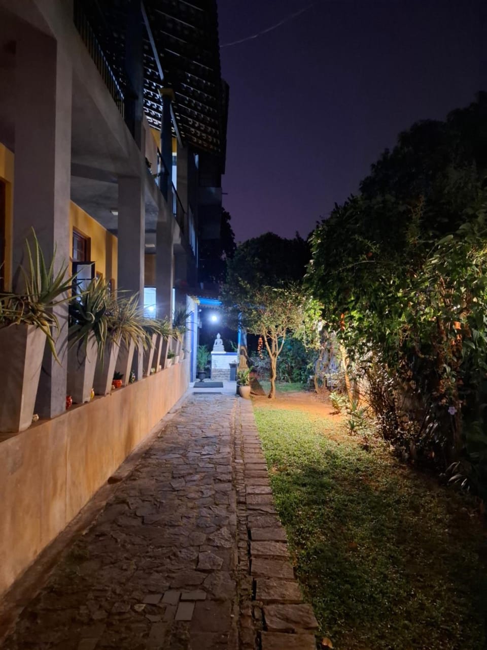 Blue pillars  Hotel in Kandy