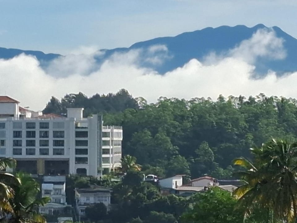 Blue pillars  Hotel in Kandy