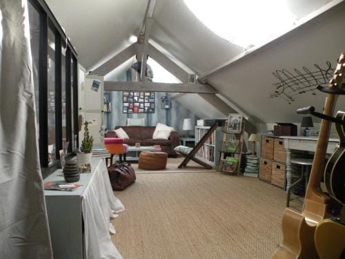 Chambre cooconing salon avec canape convertible Hotel in Rouen