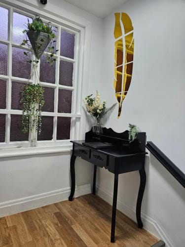 Central Chambers Suites - Suite 1 Hotel in Leek