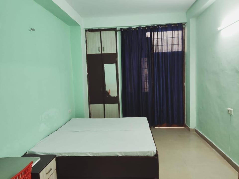 Guestlo Stays Hotel in Noida