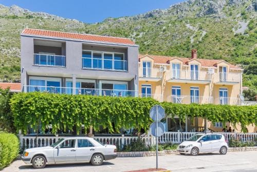 Flamingo Bed and Breakfast Hotel in Mlini