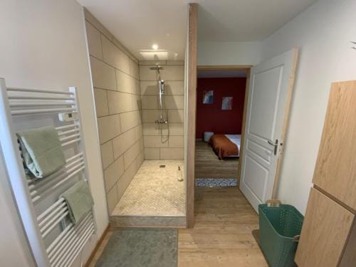 Chambre- Independant et Autonome Hotel in Île-de-France