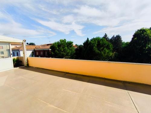 Appartamento "Laghetto 1" con tre camere e bagni privati cucina in condivisione Hotel in Emilia-Romagna