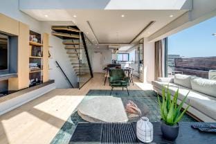 Cape Town Penthouse w/Lovely Views (Quendon Pentho Hotel in Sea Point