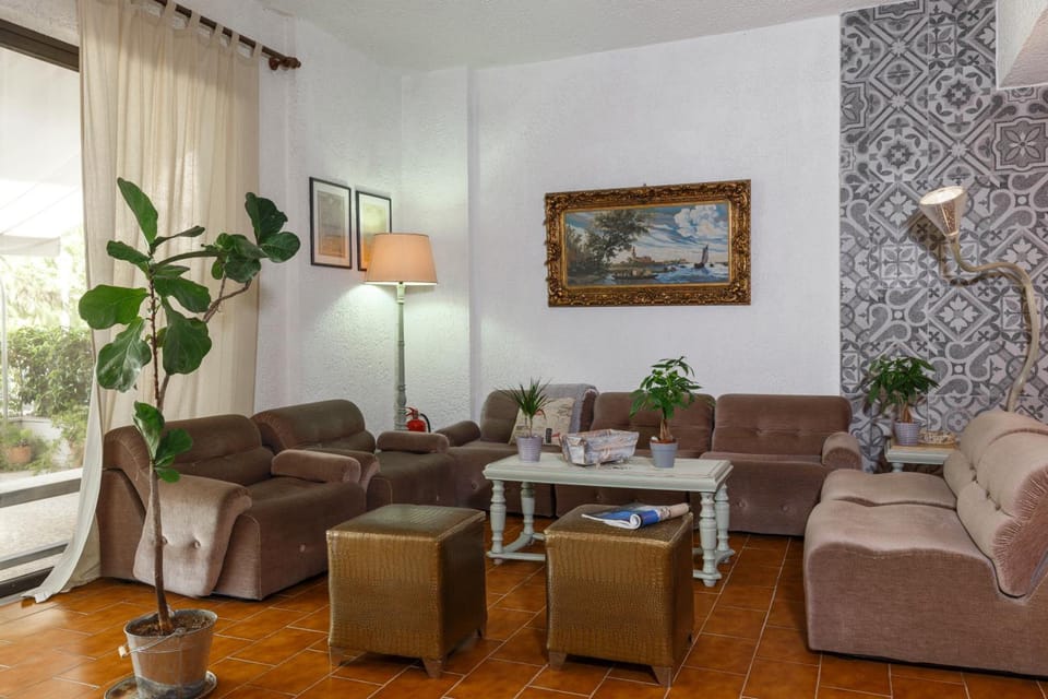 Emmanuel Apartments Hotel in Rhodes