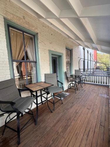 Spring Street Overlook Hotel in Eureka Springs