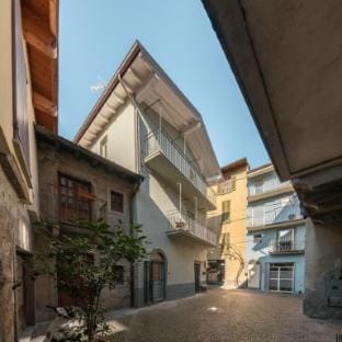 Casa di Tully in Sarnico Hotel in Province of Brescia