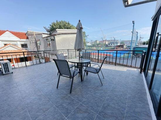 Anjia Serene Pool Villa Hotel in Pattaya City