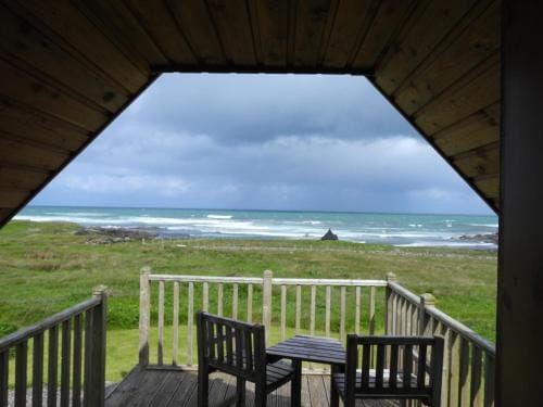 Hebridean Huts Hotel in Scotland