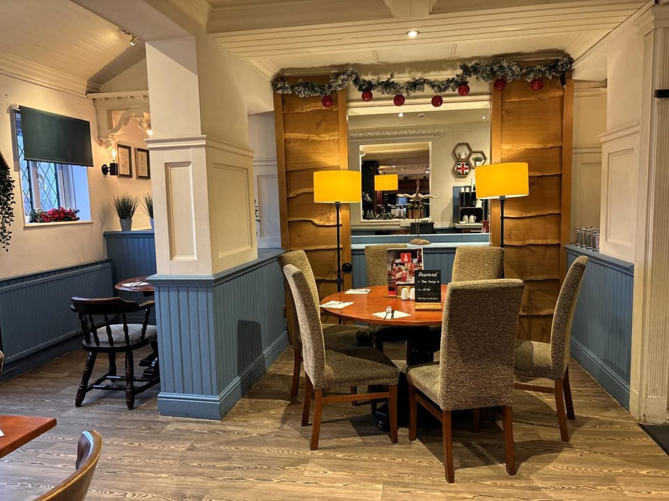 Premier Roomz Two Mills Hotel in Wales