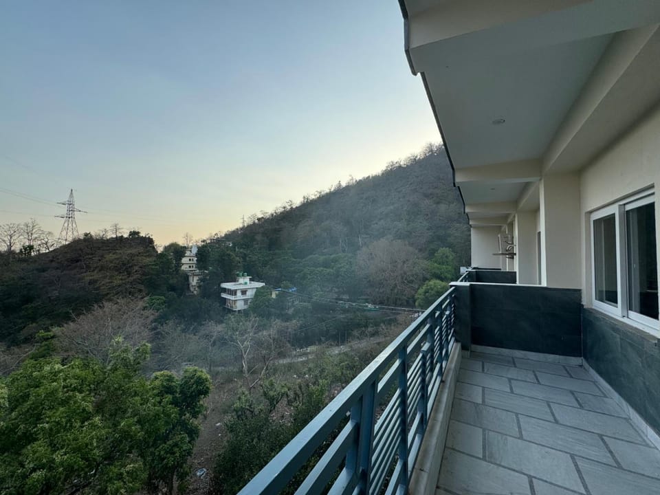 Hotel Yog Vriksh Hotel in Rishikesh