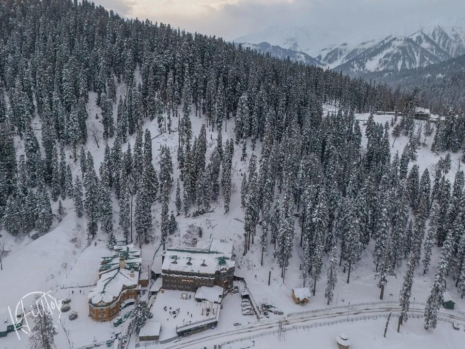 Hotel Hilltop Hotel in India