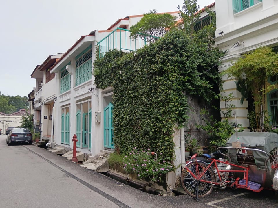 The Georgetown Green Gates  Inn in George Town