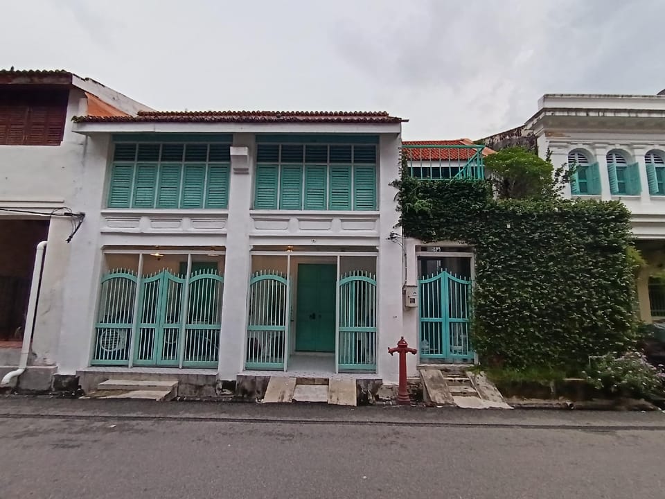 The Georgetown Green Gates  Inn in George Town