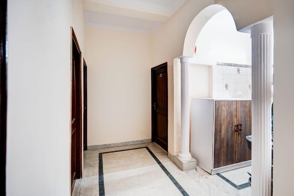 Hotel O Mango House Hotel in Noida