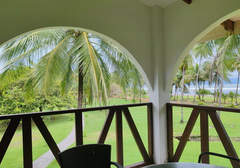 Marenaz Oceanfront Resort Hotel in Esterillos Este