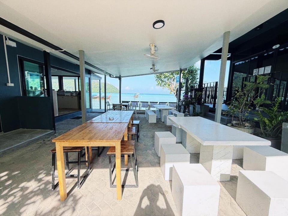 The One Hostel Phi Phi Island Resort in Krabi Changwat