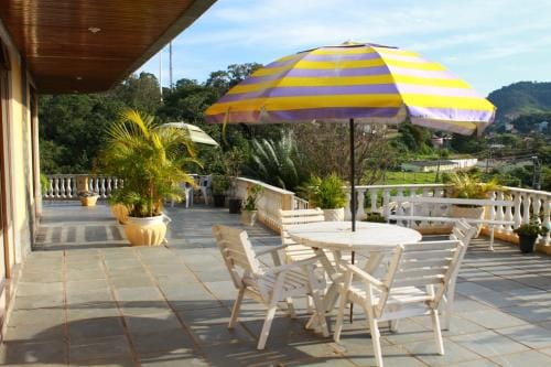 Morada Recanto das Flores Inn in Miguel Pereira