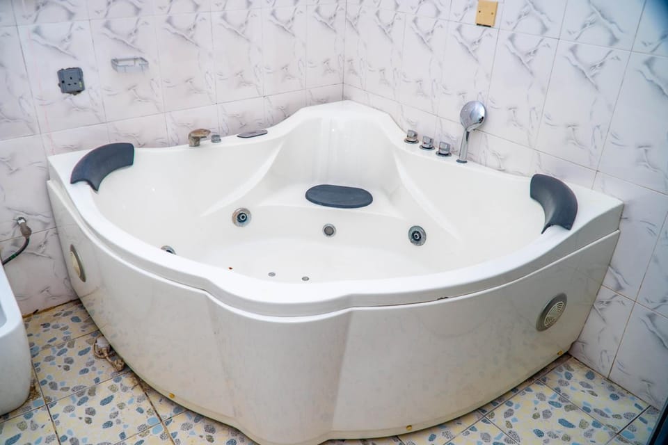 Ringruby Hotel, United Estate Hotel in Lagos, Nigeria