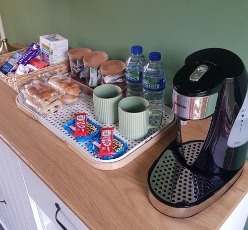 Farsley guest room seperate entrance with double bedroom and private shower room Hotel in Leeds