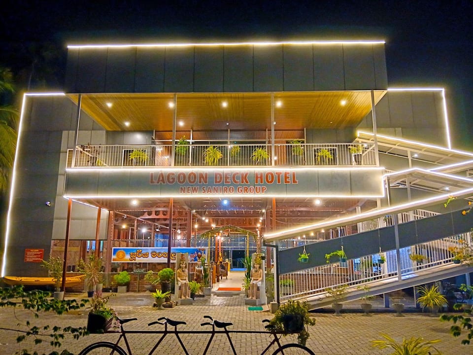 New Saniro Lagoon Deck Hotel Hotel in Negombo