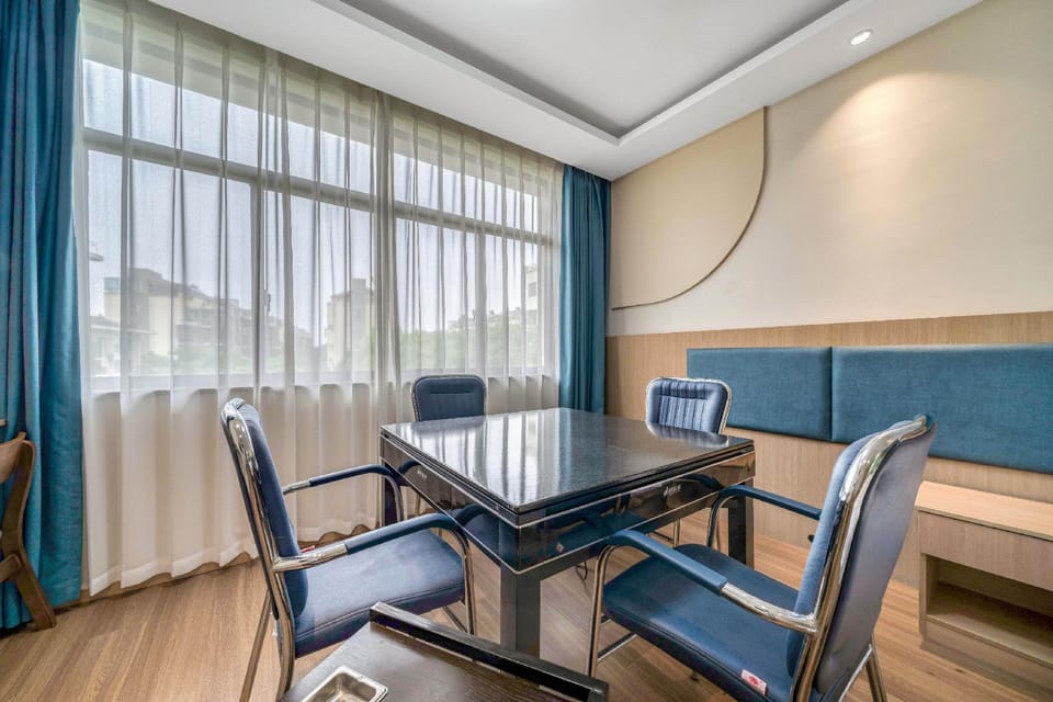 Huzhou Tongguo Business Hotel (Wuxing Branch) Hotel in Suzhou