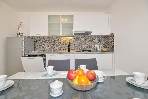 Apartments and rooms by the sea Makarska - 22419 Hotel in Makarska