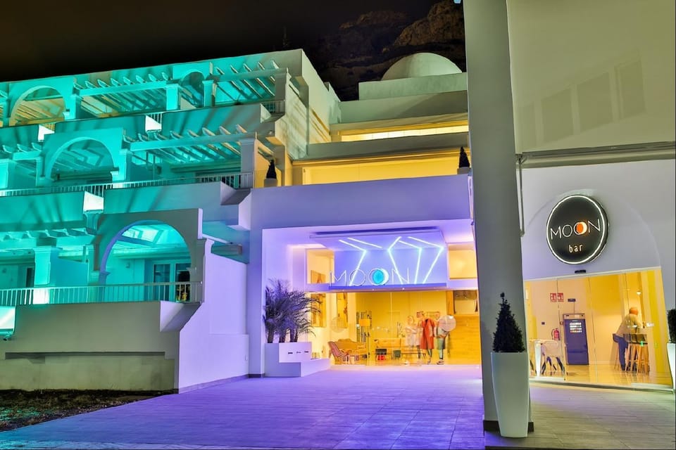 Moon Hotel & SPA. Hotel in Aguadulce