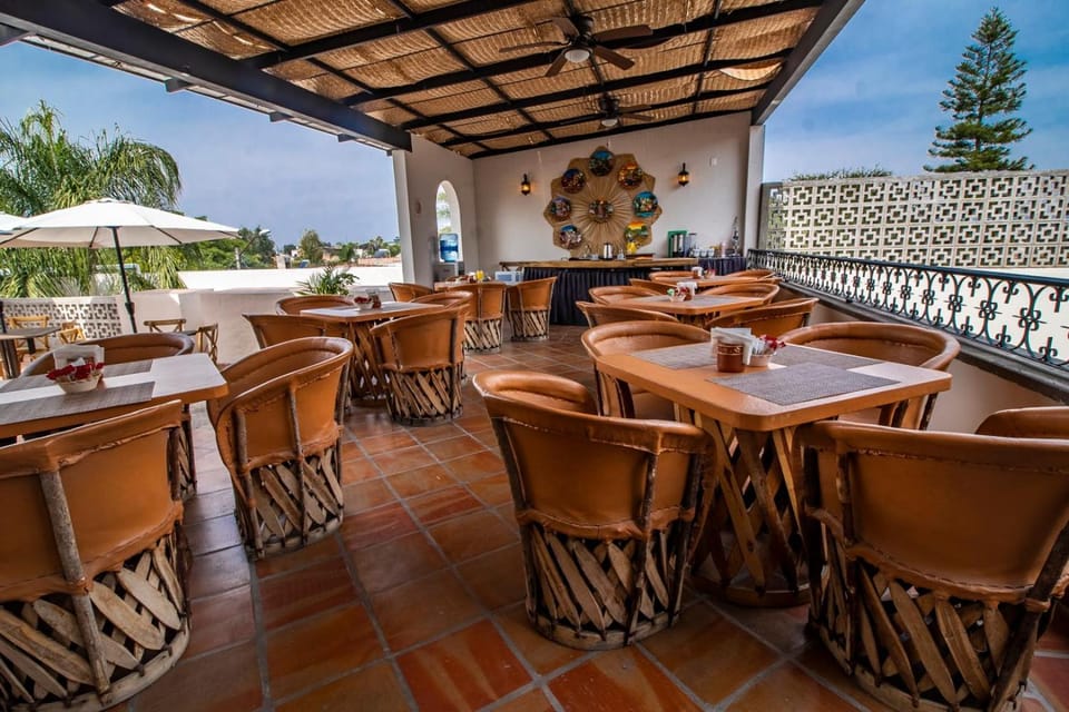 Puerta San Pedro Hotel in Tlaquepaque