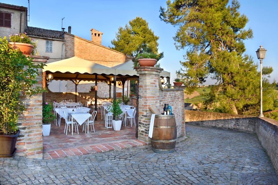 Albergo Diffuso Borgo Montemaggiore Hotel in Marche