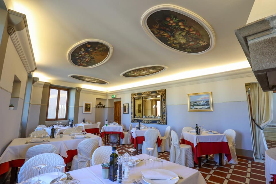 Albergo Diffuso Borgo Montemaggiore Hotel in Marche