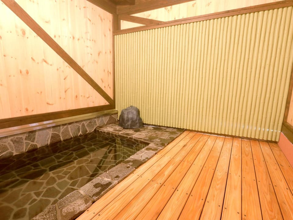 Open air bath