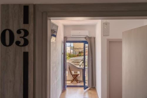 Giannis Rooms Inn in Crete